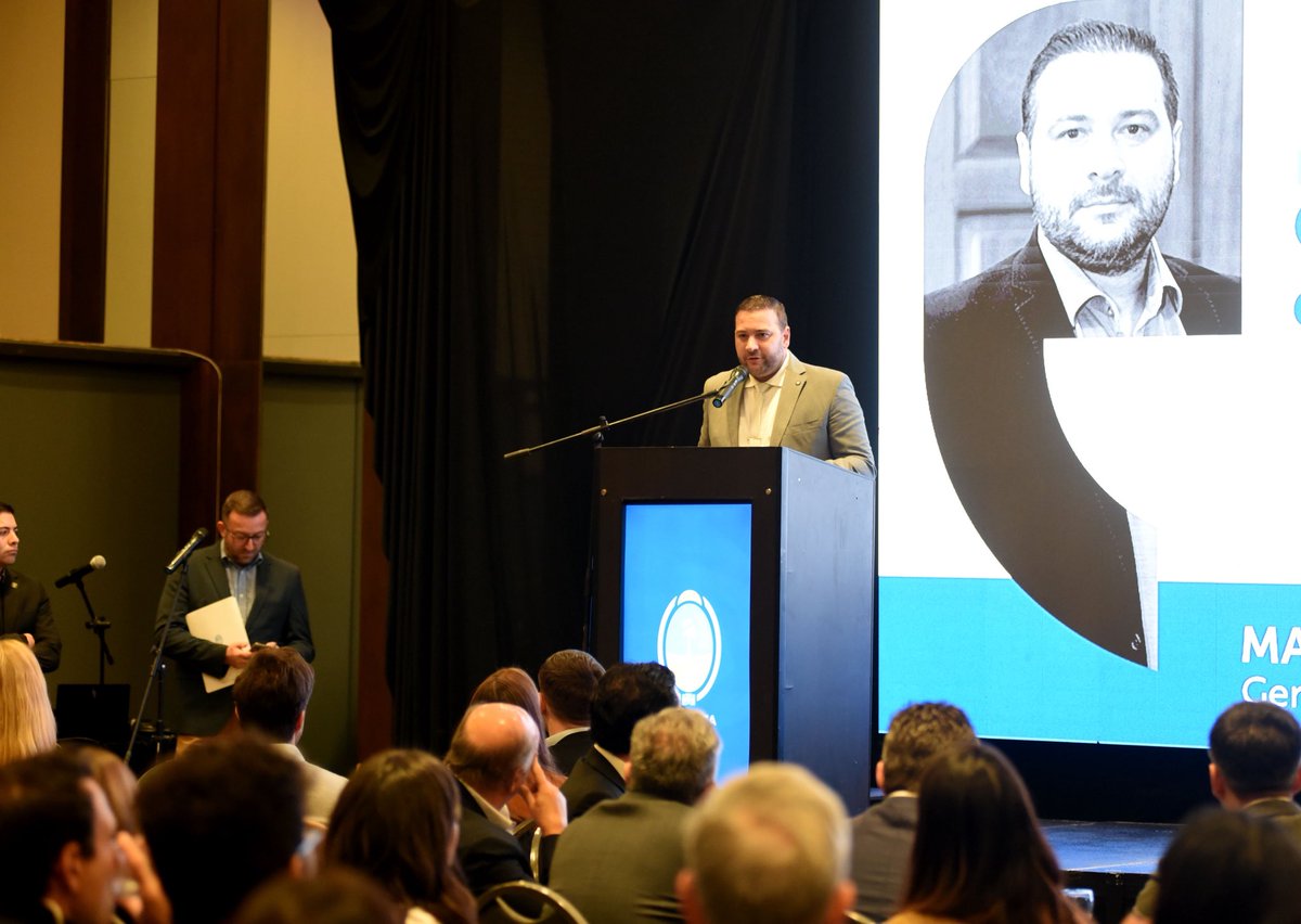 marcosflores3's tweet photo. La generación de energía creció fuertemente en Mendoza, un proceso que arrancó hace una década, y que hoy se profundiza con esta III Jornada de Compliance e Integridad, organizada por EMESA, impulsando mucho más la inversión privada y a gran escala⚡️

https://t.co/8lh87ZtSo3 https://t.co/aKdfTuKi5Z