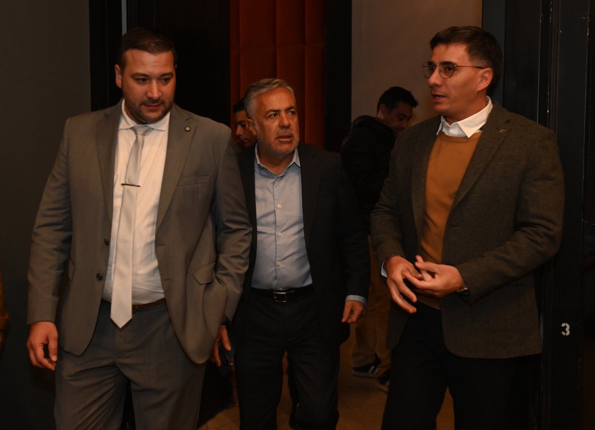 marcosflores3's tweet photo. La generación de energía creció fuertemente en Mendoza, un proceso que arrancó hace una década, y que hoy se profundiza con esta III Jornada de Compliance e Integridad, organizada por EMESA, impulsando mucho más la inversión privada y a gran escala⚡️

https://t.co/8lh87ZtSo3 https://t.co/aKdfTuKi5Z