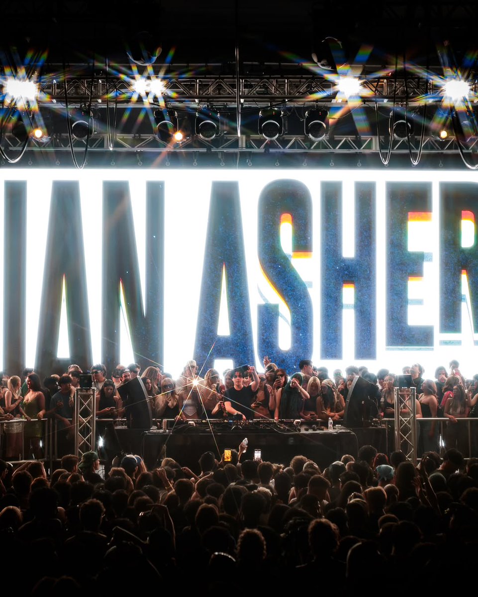 theritzybor's tweet photo. All of #Tampa will be out in full force at @IanAsherMusic's venue debut with us tomorrow night supported by @OfficialPushman + COLIN. 😍

🎟 This show is SOLD OUT! https://t.co/o9XwfHtfft