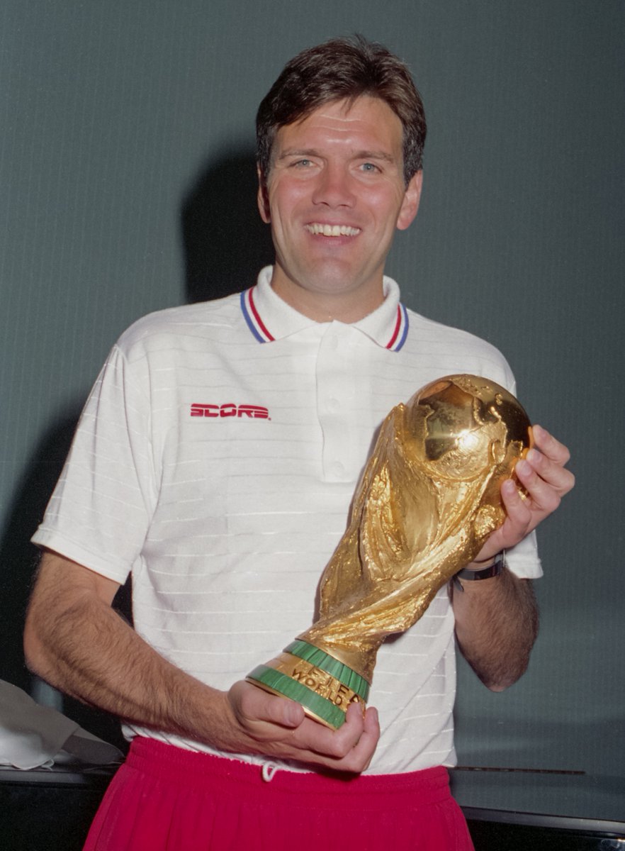 lescovershots's tweet photo. Bobby Lenarduzzi with the World Cup Trophy - 1986.
Jesse Marsch next?  (Photo: Covershots Inc.) https://t.co/VwNkOl9XtI