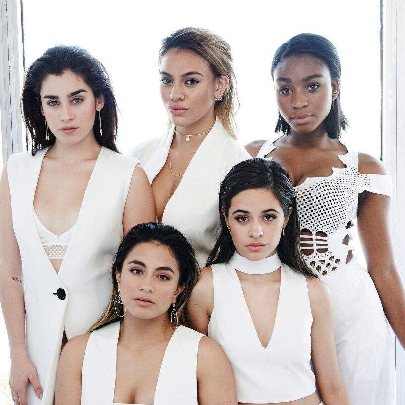 trajaza's tweet photo. O retorno das 5 integrantes do Fifth Harmony reunidas está mais próximo do que imaginam. https://t.co/OZk4s7vZum