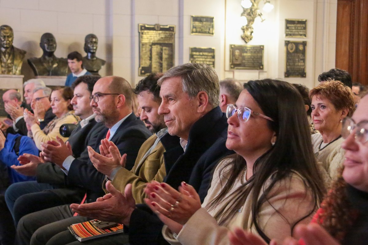 emiliojaton's tweet photo. Participamos de la Jornada de sensibilización por el respeto y la convivencia, invitados por el senador @felipemichlig. Un encuentro ecuménico de escucha y pluralidad de voces. El mensaje es uno solo y lo replicamos en toda la provincia: fraternidad y paz para todos. 🕊️ https://t.co/nHO3bL7pnL