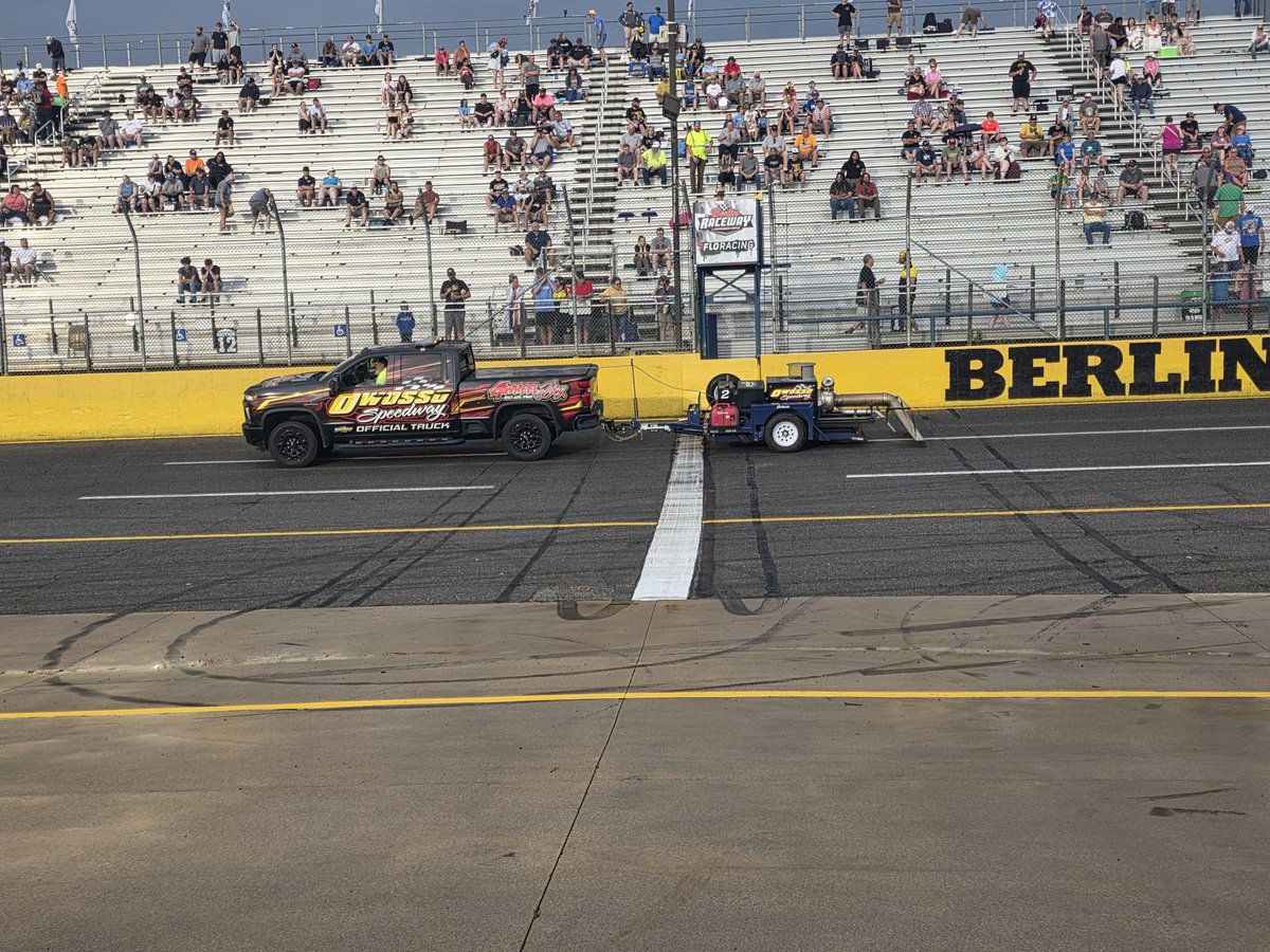 mattprieur's tweet photo. Thank You Rex Wheeler and @OwossoSpeed1939.... #FirstClass https://t.co/RCn6Uic6Iq