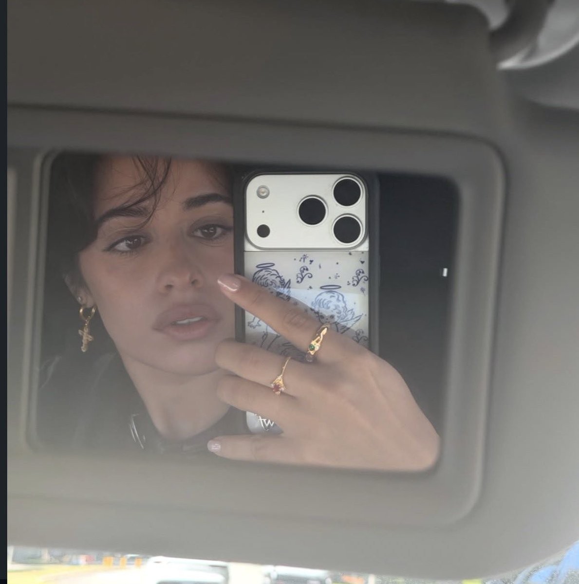 euphoric305's tweet photo. I can’t believe Camila Cabello remembered her instagram password!! War is over!!! https://t.co/IHiLzpwXGx