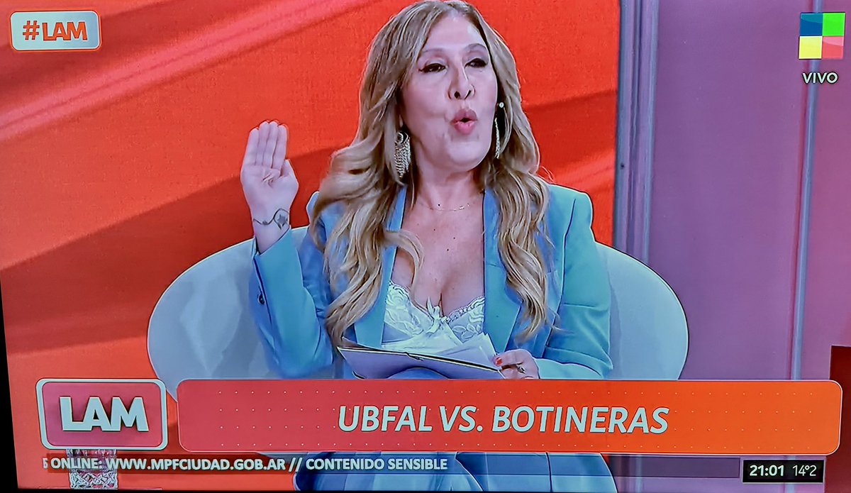 DataConVeneno's tweet photo. URGENTE!🚨EL MOMENTO EXACTO DONDE PITTY EMITE SEÑALES DE HUMO #LAM @AngeldebritoOk @elejercitodelam #pitty @fedeebongiorno https://t.co/8thfS7iB6p