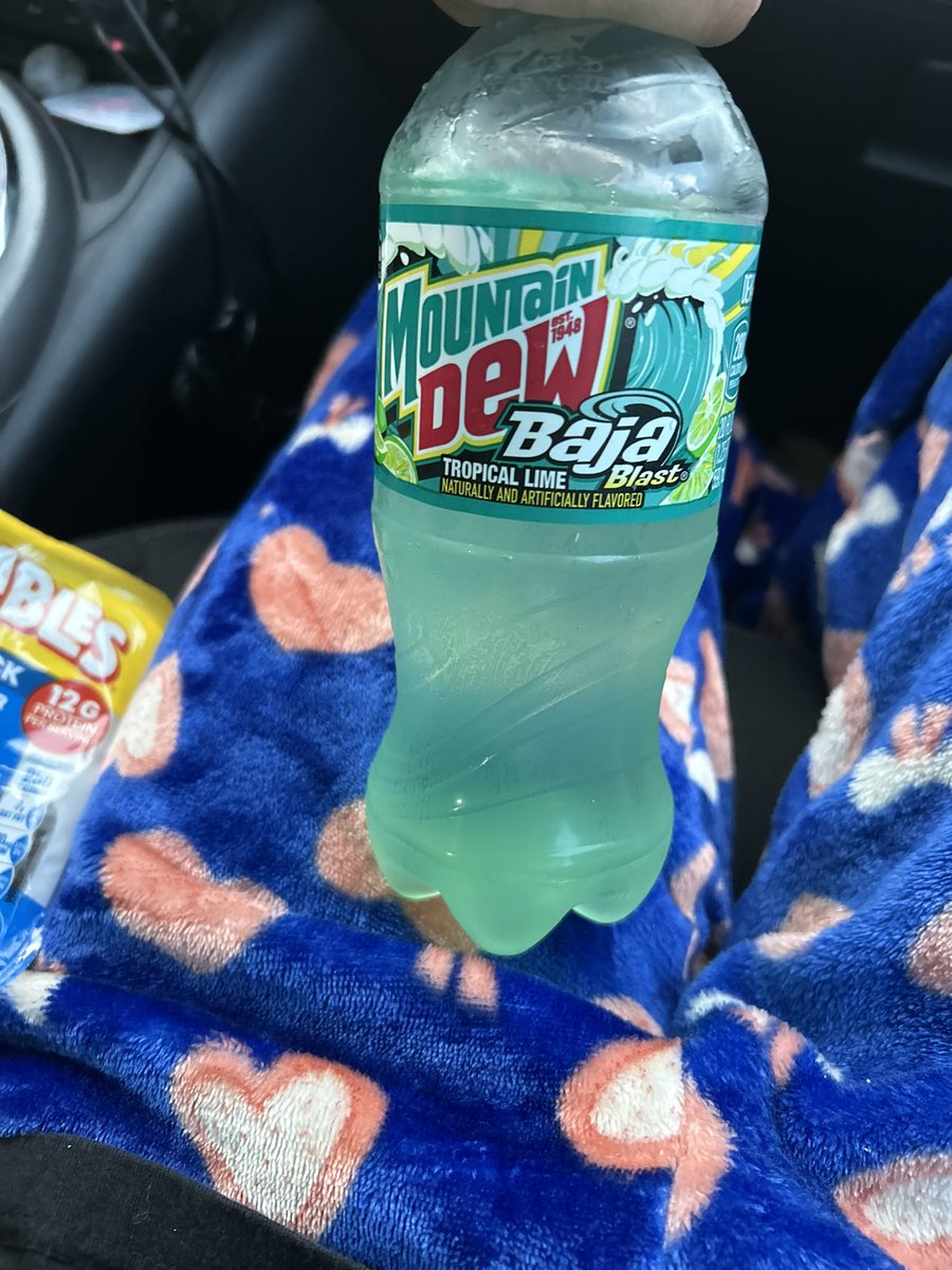 nycfc_erick's tweet photo. my girl just sent me this, do i marry her? @MountainDew https://t.co/9FJfwfhS55