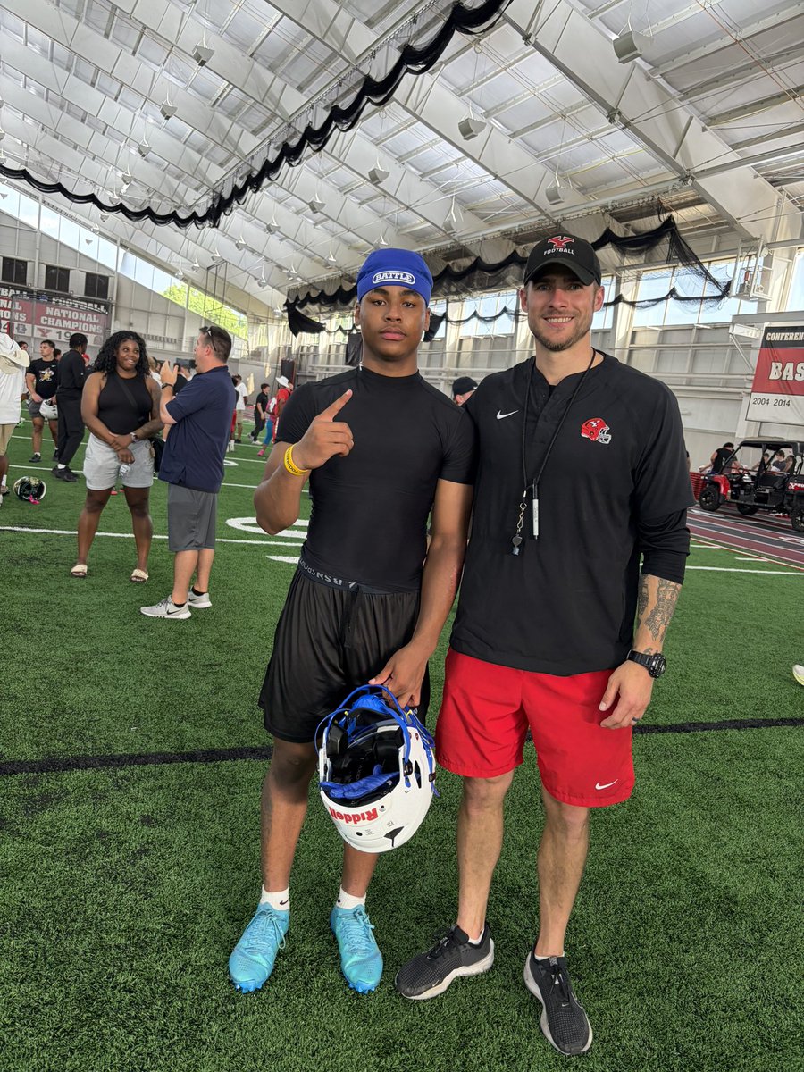 brylandalexan9r's tweet photo. After a great conversation with Coach Voss, @CoachTVoss I’m blessed to receive my 4th Division 1 offer from Youngstown State University! Thank you for the opportunity. @ysufootball 🐧 

AGTG  @gahannafootball @ChuckTrained @Kstaff07 @Coach_MHolliday @AllenTrieu @SWiltfong_ @PrepRedzoneOH @Rivals @247Sports @On3 @Bryan_Ault @GregSmithRivals