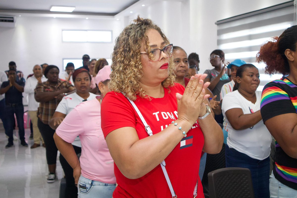 partidodxc's tweet photo. Con alegría, música y un mensaje de reconocimiento, Dominicanos por el Cambio DXC realizó un encuentro que reunió a dirigentes, militantes y decenas de mujeres de distintos sectores de la provincia. https://t.co/tHc3lgqFjC