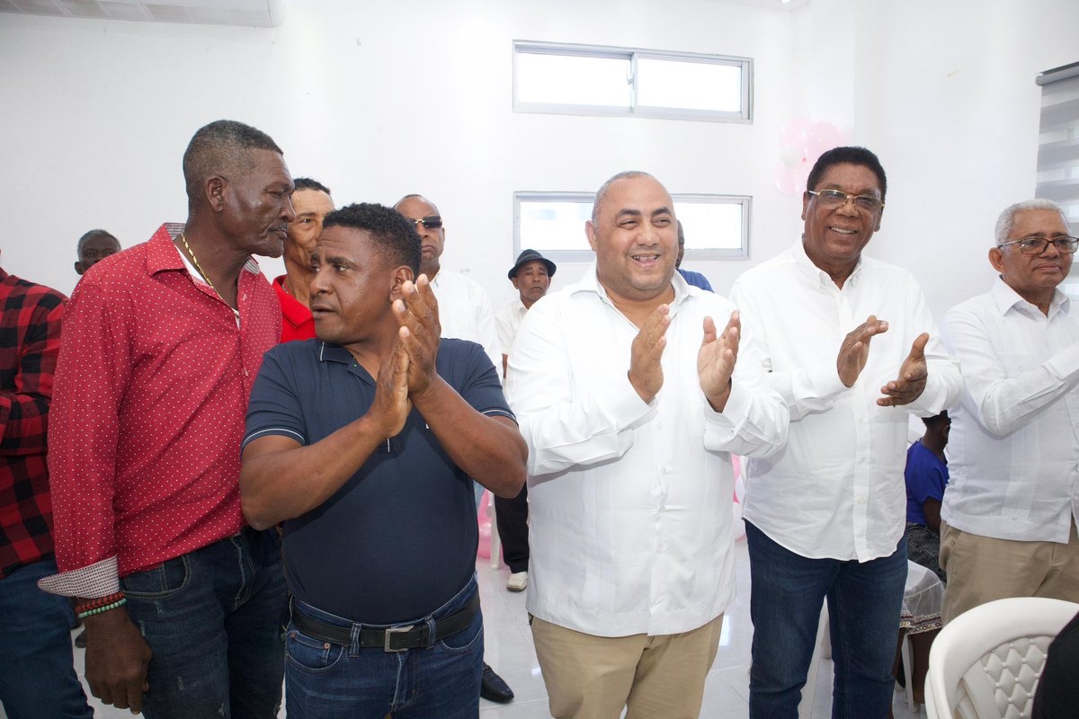 partidodxc's tweet photo. La actividad fue encabezada por Besaida Rubén, Secretaria de Organización Provincial, quien resaltó la importancia de honrar a las madres dominicanas por su entrega diaria, con relación a celebrarse recientemente el día de las madres. https://t.co/DWZPQnNJlO