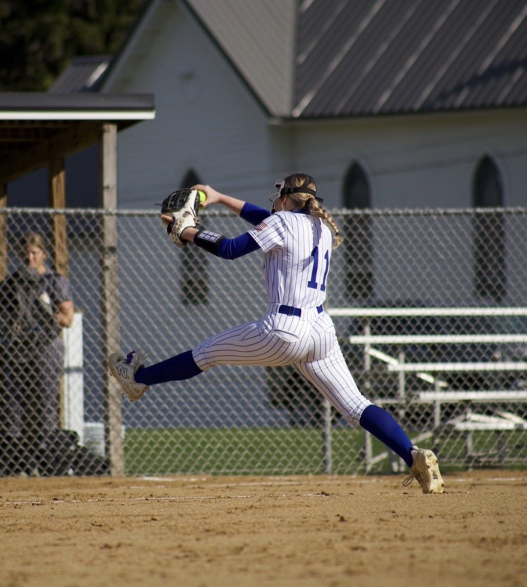 ArborMiller14's tweet photo. 🔥Freshman year! The hard work paid off in some amazing ways. I was honored to earn 2nd Team All-Conference as a freshman, receive the Slugger Award for the highest batting average on the team, and be named our team’s Rookie of the Year. 🥎💙🎖️ https://t.co/kP5Yy8CMBg