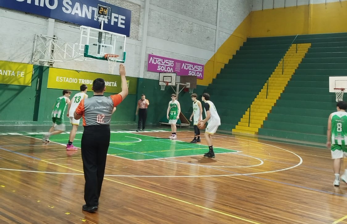 marcapersonalsf's tweet photo. Regatas y Banco se medirán en la otra semifinal del Torneo Apertura categoría Juveniles

https://t.co/EwaemfYWGp https://t.co/WkrLV5msbJ