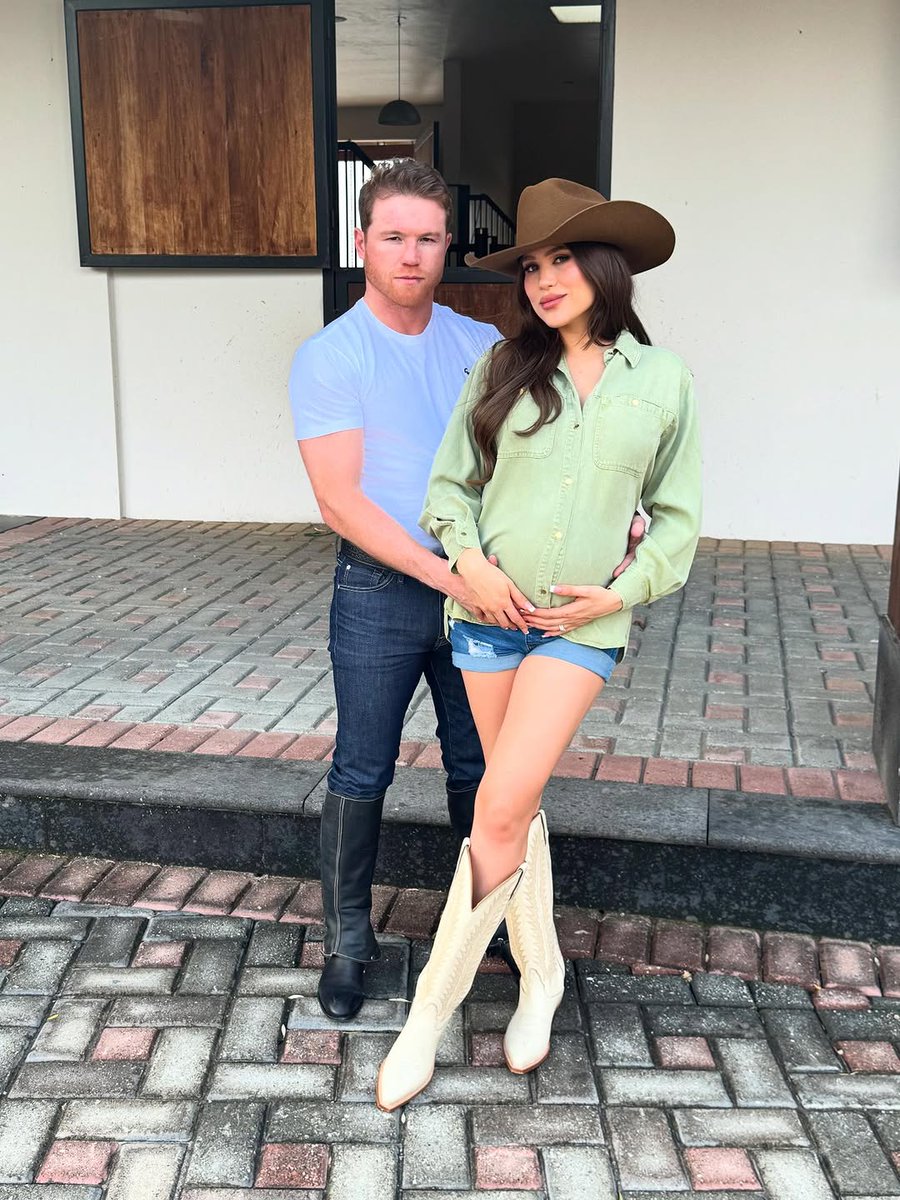 fernandagmtx74c's tweet photo. El backstage de nuestra sesión🦚🐎 https://t.co/BPSDgx6wvA