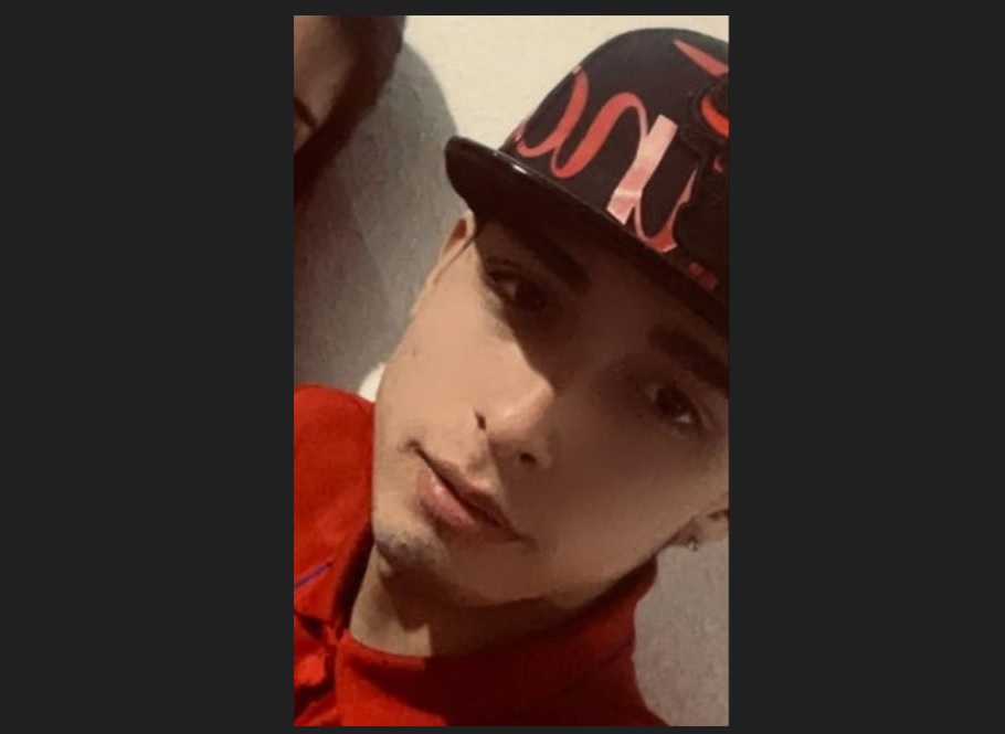 InfoTDF's tweet photo. Buscan intensamente en la ciudad de Río Grande a un joven de 19 años https://t.co/zMefsnMOUB https://t.co/D0kGgp5AsK