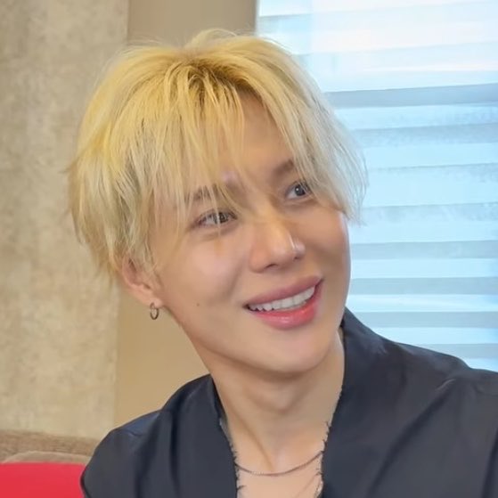 lq_taemin's tweet photo. 💛💛💛 https://t.co/nDaOeY3Agf
