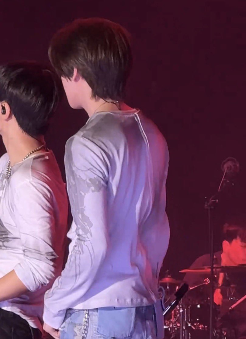 yuniyoiz's tweet photo. this is far more sexy than him naked please tell me you get me https://t.co/9EFRCHkGXP