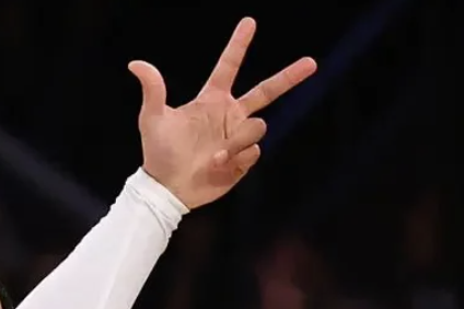 Pyrx_'s tweet photo. @dailysportszone @TranscendedBoy @KennyDucey cmon man hands do not look like that https://t.co/5EHnXc1QTD