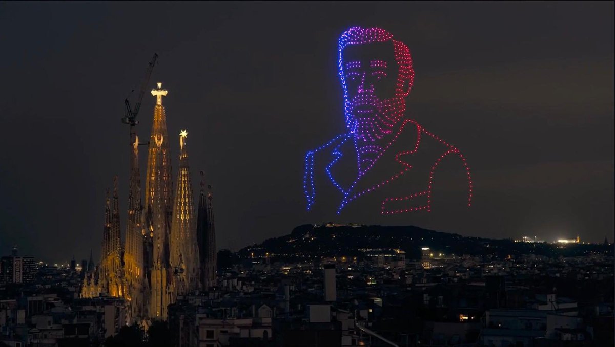 Callankan's tweet photo. Gaudí diseñó la Sagrada Familia para que midiese exactamente 172,5 metros. Medio metro menos que Montjuïc ya que, según él: la obra del hombre no debe superar nunca a la obra de Dios. Y en este plano aparece él desde arriba en el cielo de Montjuïc apreciando su obra, fascinante. https://t.co/HeEwrZQbtX