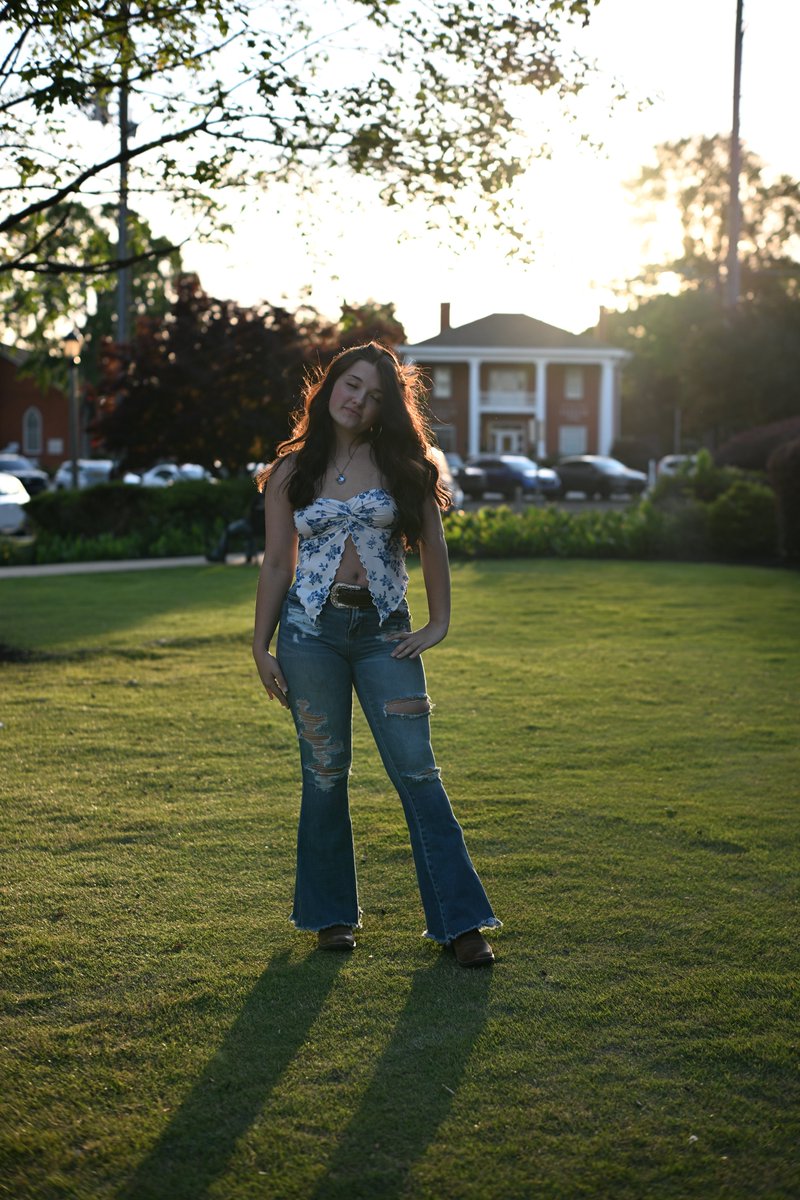 Avalynx69's tweet photo. a lil photo shoot i did over the weekend, whats prettier me or the sunset?? https://t.co/NXpHbdvXr4
