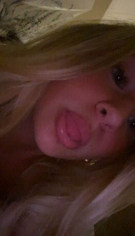 new6_9_4_2_0's tweet photo. exposing sexy slit shai always tryna show her big tits https://t.co/qKbjrQ7UGu