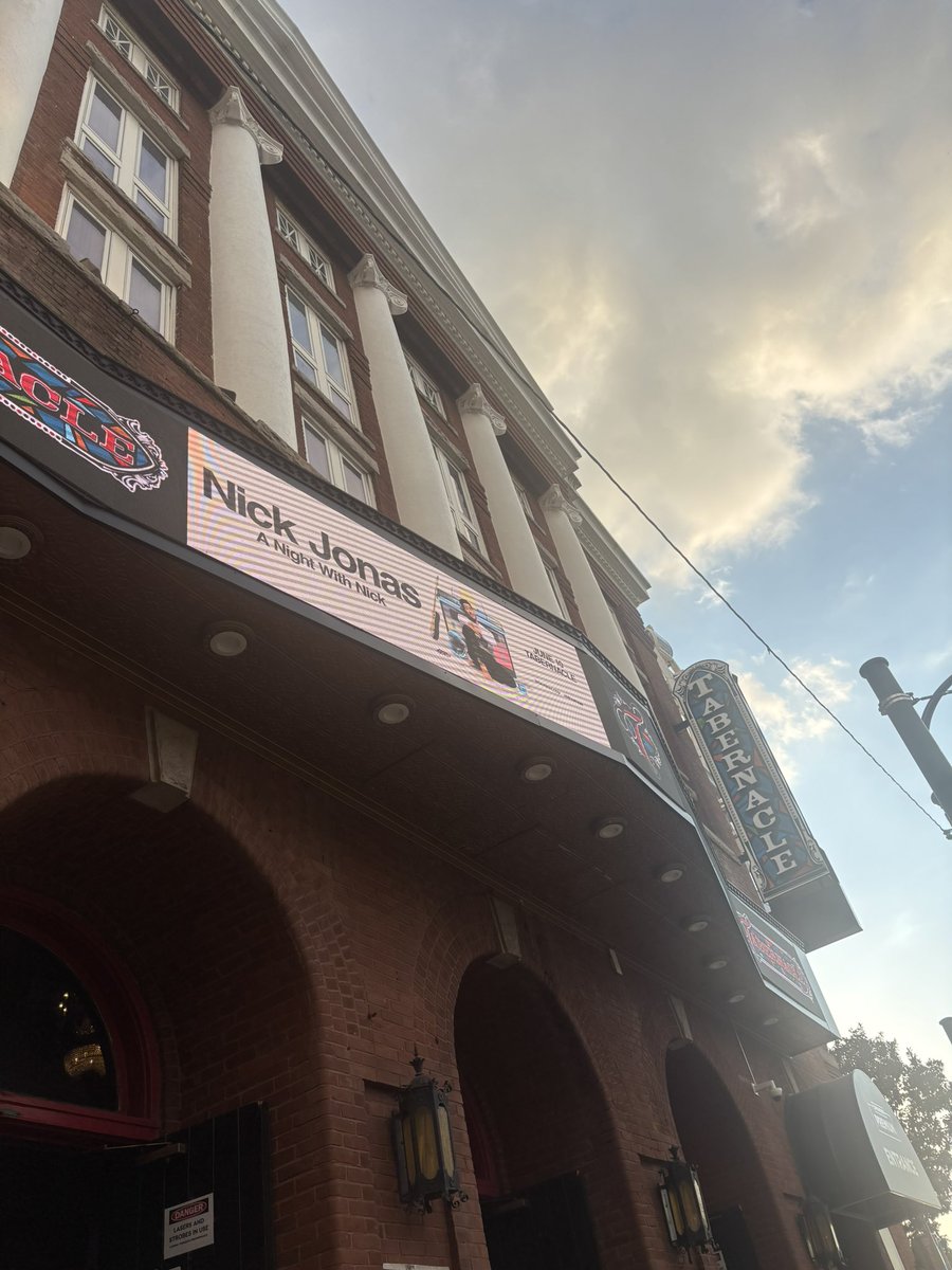 jonashesitates's tweet photo. I’m so ready!! #anightwithnickatlanta @nickjonas https://t.co/DgrP0ef5Ue