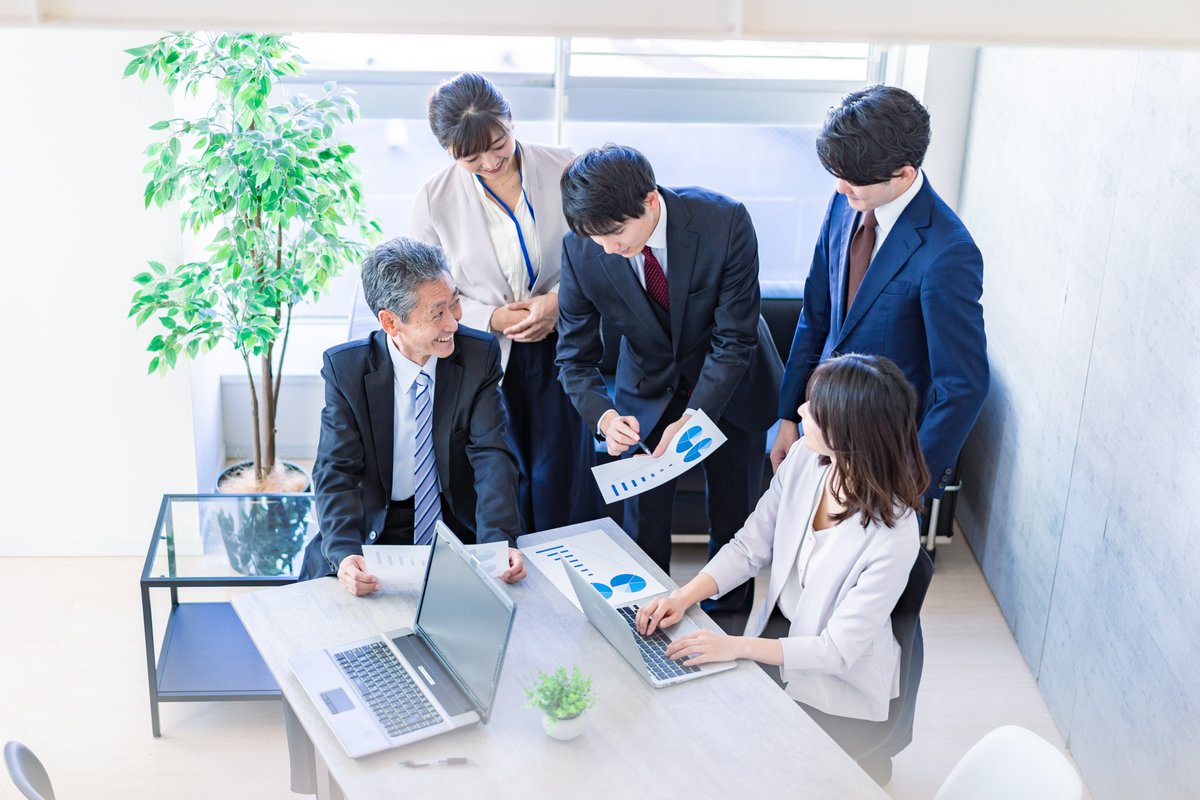 PSC_INC_PR's tweet photo. 📣TECH-BASE Careerに参加します！

本日、6/11（木）「TECH-BASE Career」にピーエスシーが参加いたします✨

『エンジニア職に興味があるけど、IT業界への知識がない…』という方でも、30分間で知識を学びながら就職活動ができます💨
また、今回は28新卒向けのオープンカンパニーについても紹介予定です👀

募集要項などは当社新卒採用サイトを☑
https://t.co/cX1aHH8fpm
💻TECH-BASE Career
https://t.co/PbE4eZkLP6

#ピーエスシー #社外イベント #TECHBASECareer #就活 #就活生 #新卒 #28卒 #新卒採用 #28卒とつながりたい    
----   
✉ピーエスシーの最新情報はこちらから     
https://t.co/qysu26GWeR 
📚デジタル社内報で、ピーエスシーをもっと知る
https://t.co/avVsqiqzEB
