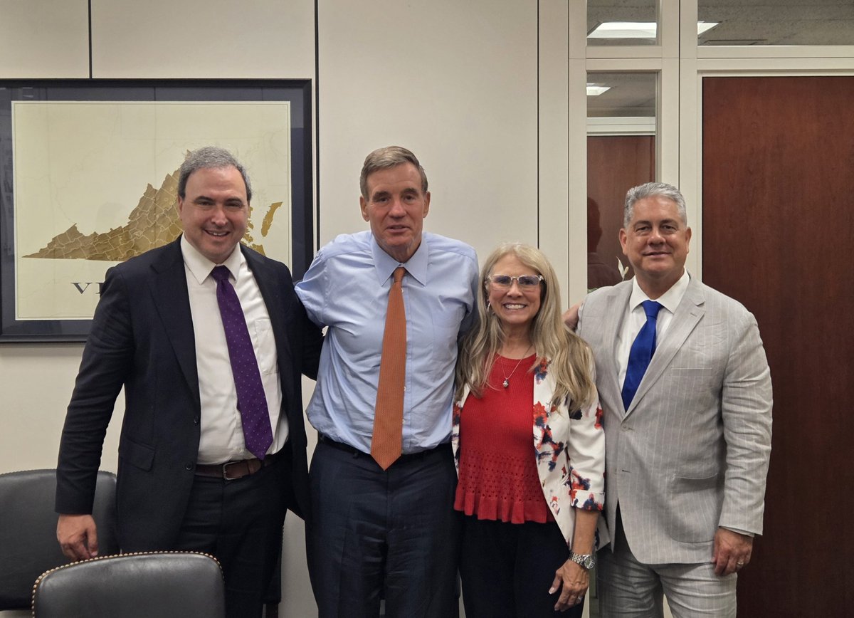 TomPorterDC's tweet photo. A few days ago Sen @MarkWarner worked with our brand new @BlueStarFamily Hampton Roads Chapter on a roundtable to hear about the challenges military families face. Glad he took the time to discuss further efforts to empower our community today! #BlueStarImpact https://t.co/5vQYa9dnKy