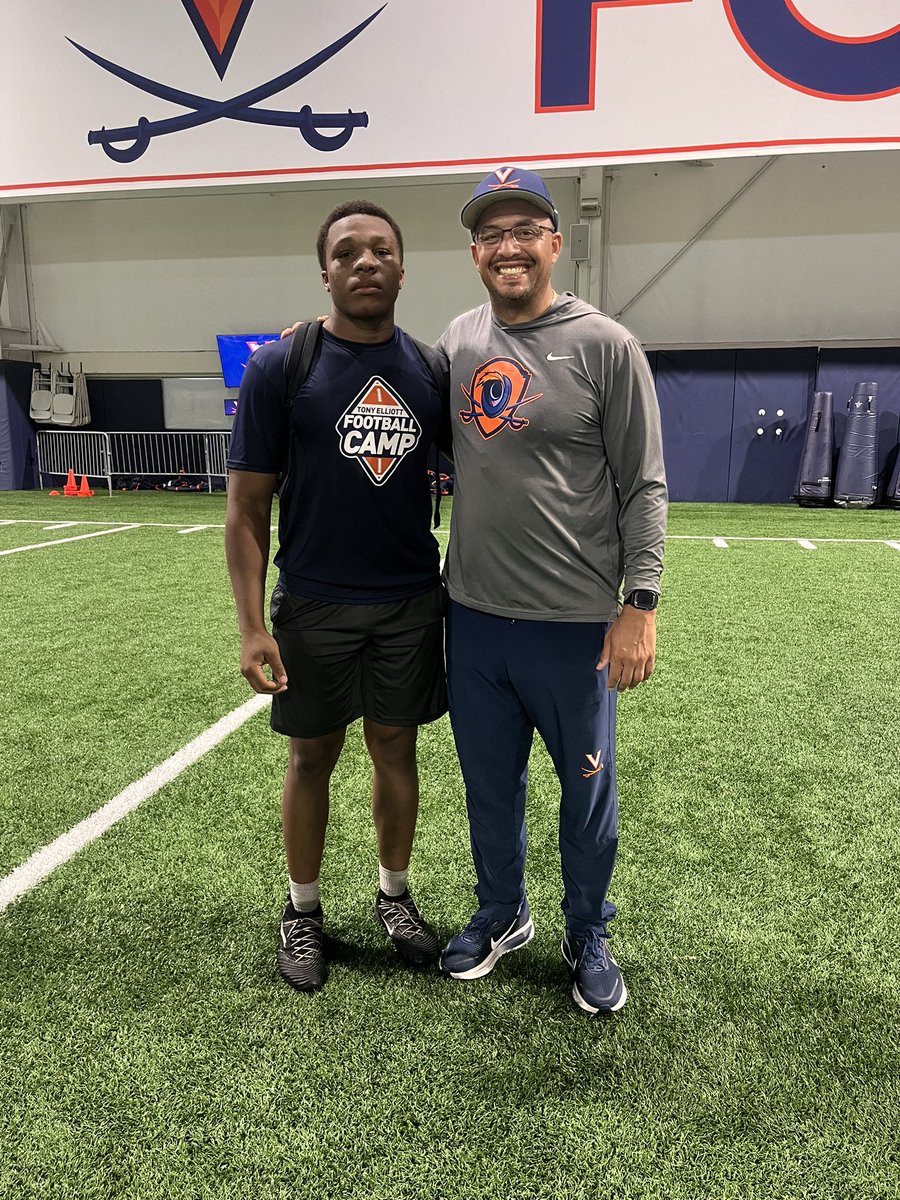 ricotonasty24's tweet photo. I had an amazing time at the @UVAFootball  camp today.
Was an amazing  time working with @KoachAdams and @CoachCoyDeWeese.
@Coach_TElliott @coachdowning1 @davidmh__ https://t.co/FzWIJVQQsE