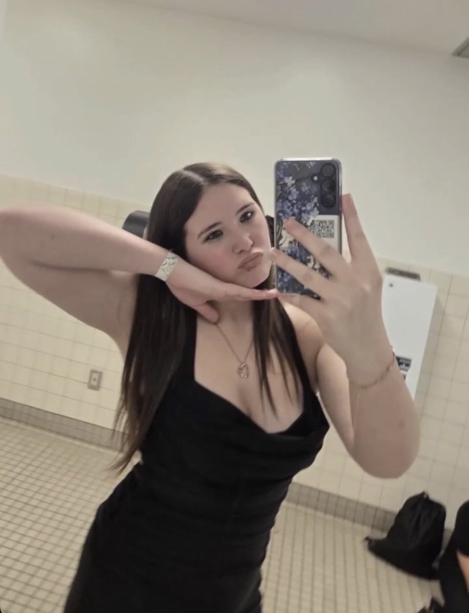 hbrhsb's tweet photo. @JustinAlvap9k  this cuck wantwd to expose her girl dm or follow if you want the same or just wanna share (you can dm him for more) https://t.co/8Rn1upQHpB