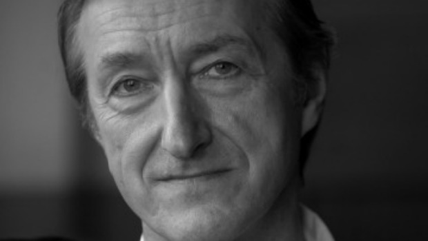 AidaBSanchez's tweet photo. «El arte es el susurro de la historia que se oye por encima del ruido del  tiempo […]. Todas las definiciones verdaderas del arte son circulares, y  todas las definiciones falsas del arte le atribuyen una función  específica».

#JulianBarnes 
#PremioPrincesadeAsturiasLetras2026 https://t.co/Lcsq4rgToe