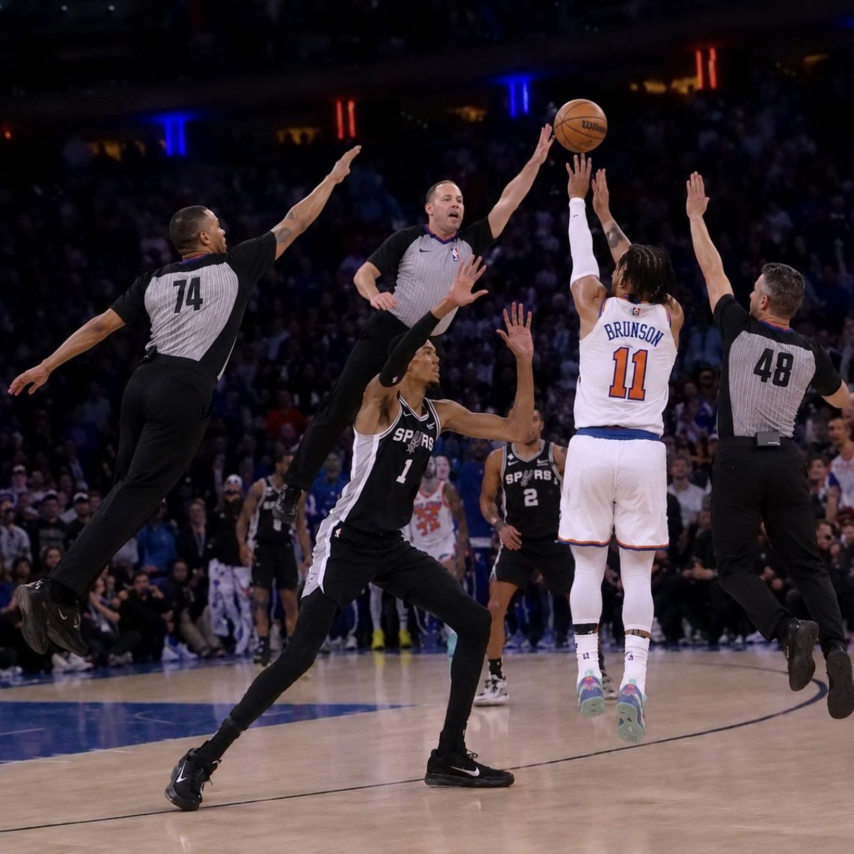 fitzee210's tweet photo. @espn Don’t worry Spurs fans, the refs have your back https://t.co/05q5XHsn3T