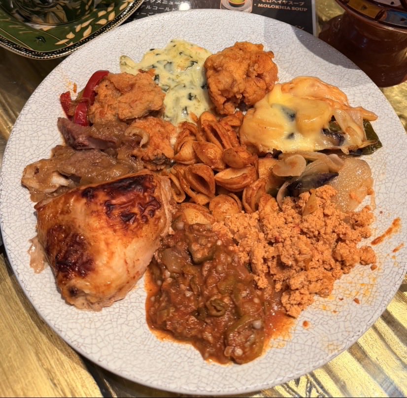 Grand_Pyramid's tweet photo. 🇪🇬 東京で本格的なエジプト料理を食べたことがある人は、実はまだ少ないかもしれません。

もしかしたら、今日はその日になるかも。

🍽️ 本格エジプトランチビュッフェ
💰 平日 ¥2,500
🥤 ハイビスカスティー＆レモンミントティー付き

🎁 事前予約でエジプトタジンを無料サービス！

✨ エジプトの味を、ぜひ体験してみてください。

#エジプト料理 #ランチビュッフェ #東京グルメ #ハラール #GrandPyramid #食べ放題 #エジプト料理店 #東京ランチ