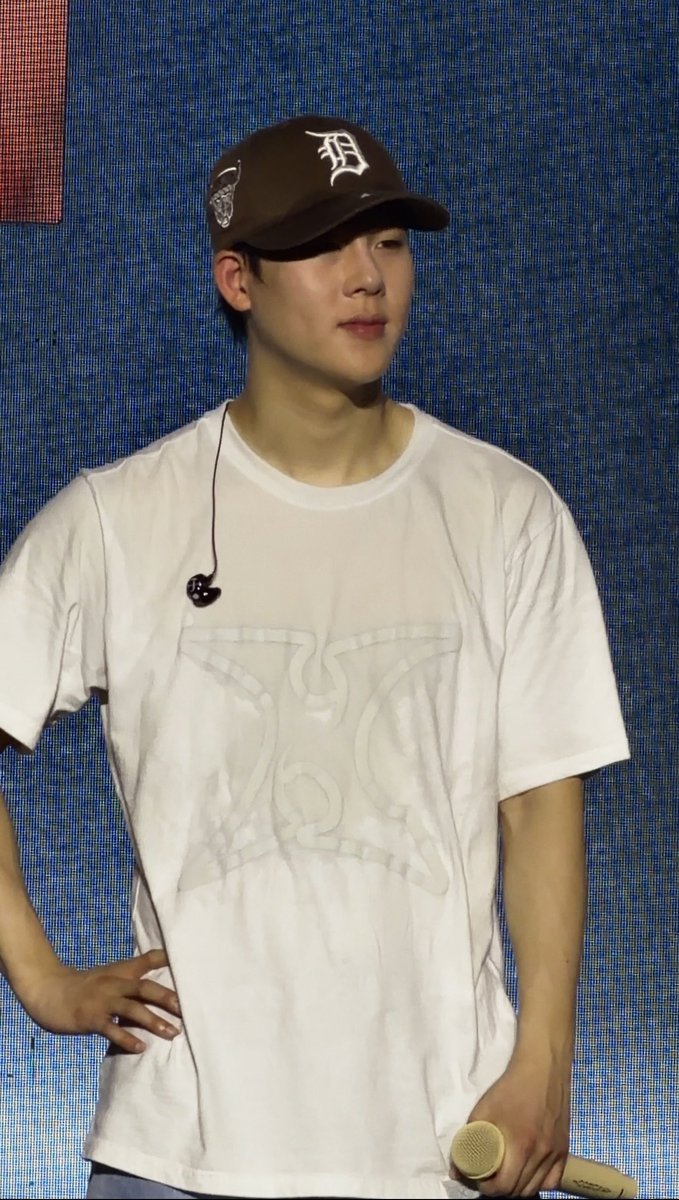 imdchangk's tweet photo. yo vivo en este momento, te amo honey https://t.co/G6MIa0FWyq