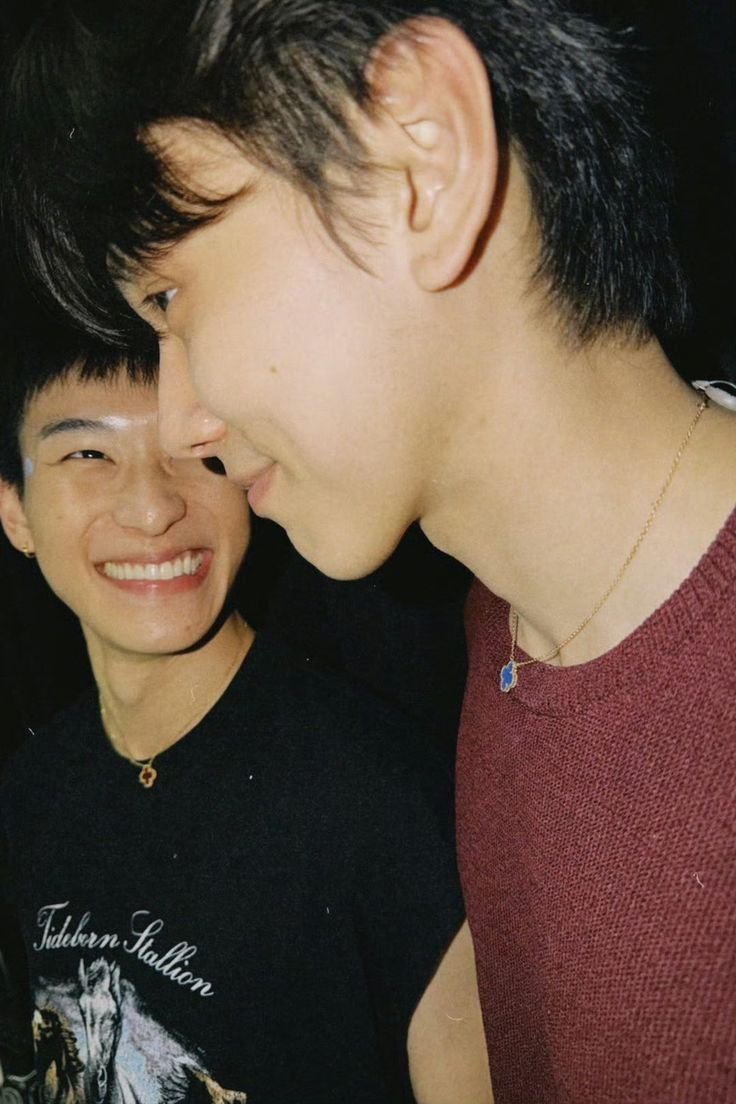 moonchildsq's tweet photo. ((วงเข้วอะเมซอน : เอาจริงกุไม่เคยมีปัญหากับการอยากมีแฟนแบบนี้มาก่อนเลยว่ะพวก)) https://t.co/om7KPdoede