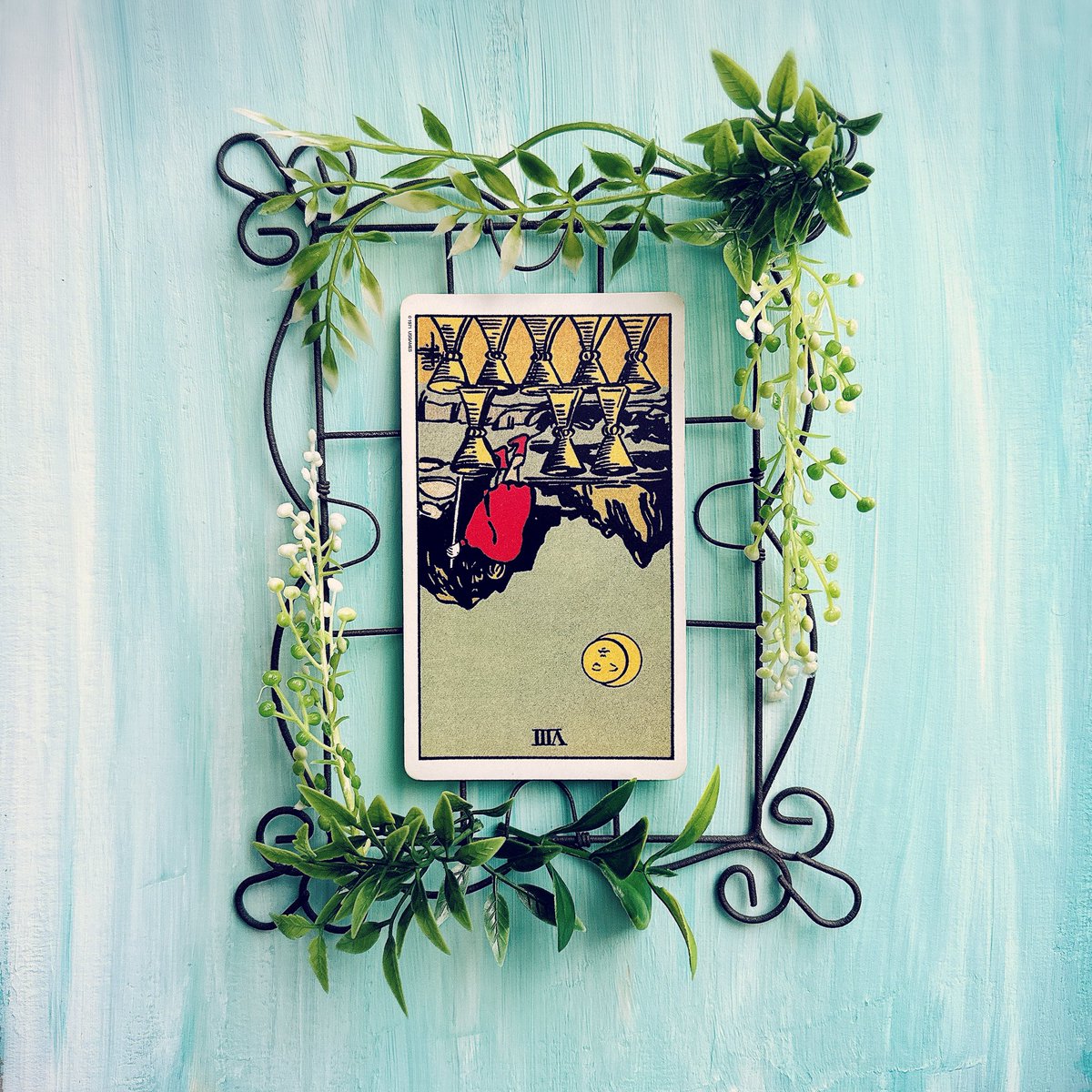 makiakari's tweet photo. 2026/6/11　今日のカードと占い：Eight of cups
心の整理に向いた日。立ち去ることも、手放すことも、取り戻すことも、ジャッジを急げば未練が残る。迷っているなら迷いきって、頑張りたいという気持ちを認めきって、その先にブレない真実が見えてくる。よい1日を。 https://t.co/fdLPgbKSKC