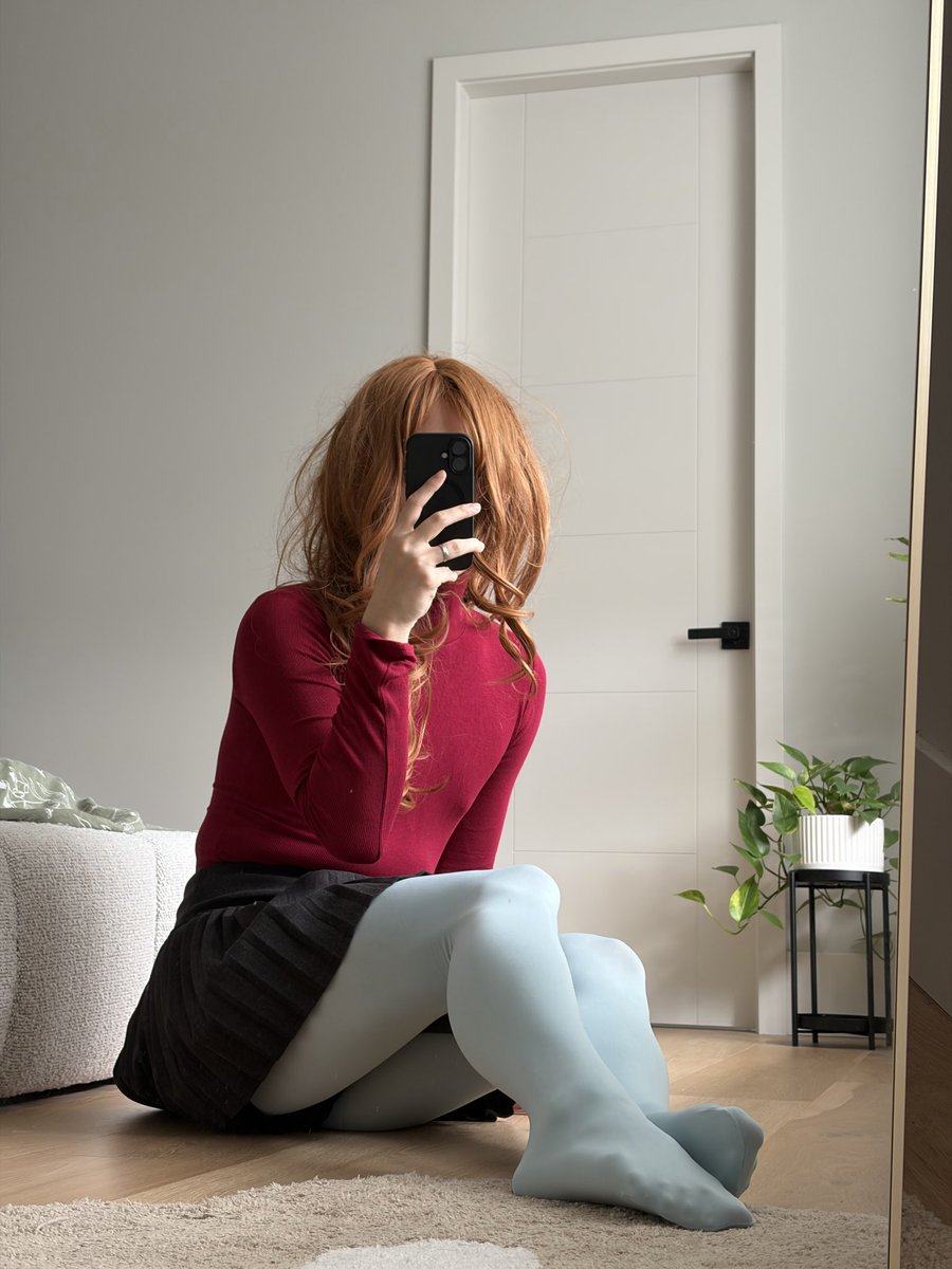 cyx_ph's tweet photo. hiii I love tights and dressing up cute. don’t get too excited tho I’m also a straight dude lmao https://t.co/lZlEV19Ie2