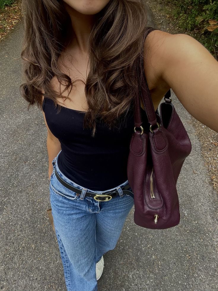 heart_211's tweet photo. black tank top outfit inspo https://t.co/NRRfDCq36g