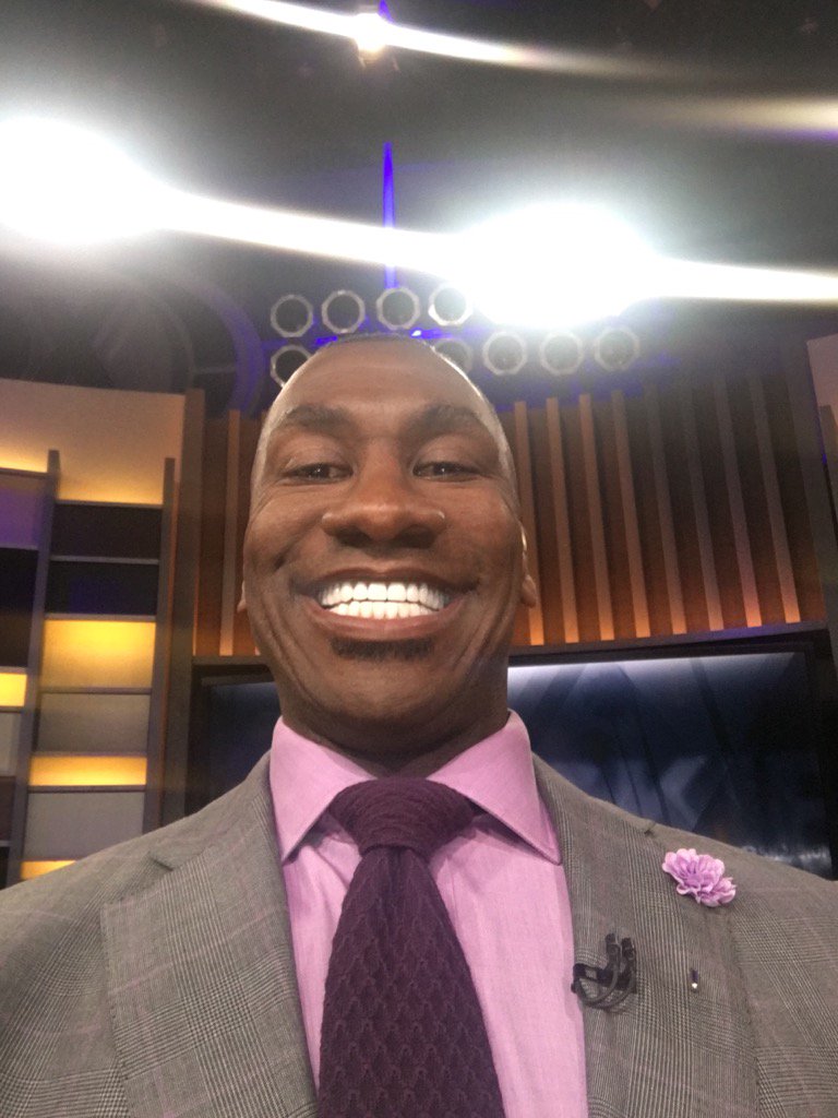 littlesparkee's tweet photo. molding my new night guard i feel like shannon sharpe 
what it do Wednesday look #bustskipup https://t.co/oLp9efaocK