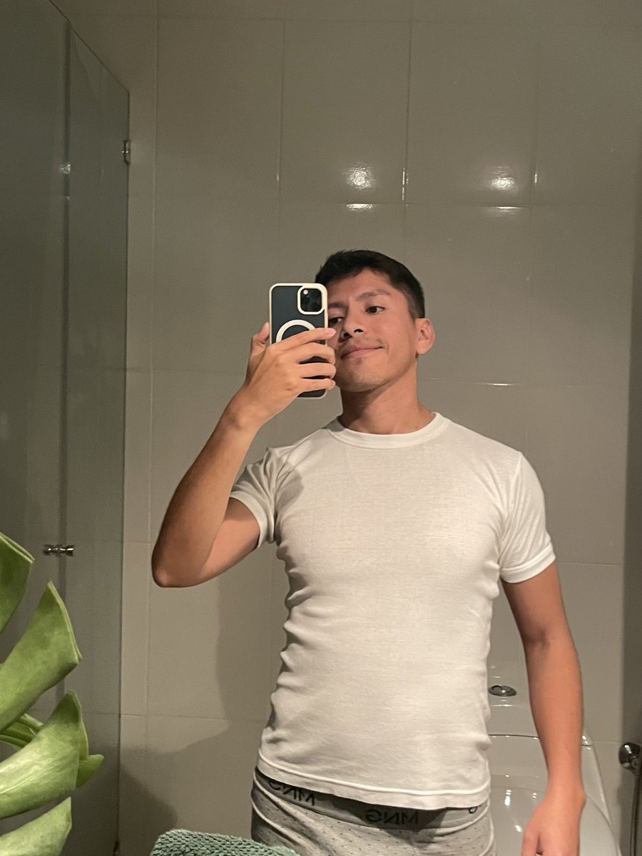 fited95's tweet photo. Listos para dormir https://t.co/h8Zr1RnfGz