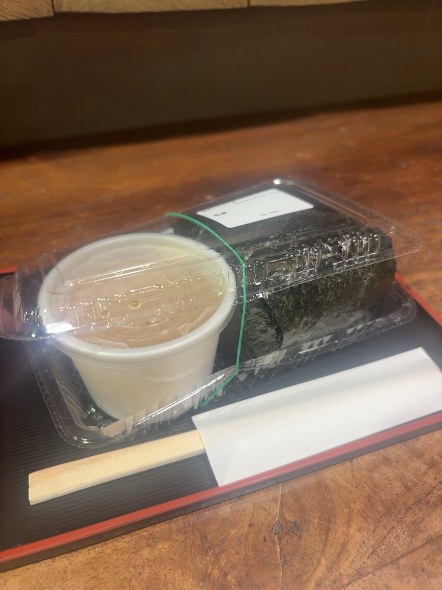 torariy's tweet photo. これには真美もニッコリの爆弾おにぎり https://t.co/lUKGaVEk5b