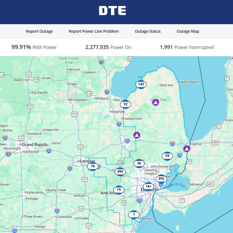 WillWWMT's tweet photo. A little over 110,000 Michiganders without power as of 9:43 p.m. between Consumers, Indiana-Michigan Power and DTE. 🤯 https://t.co/BzElmIWfty