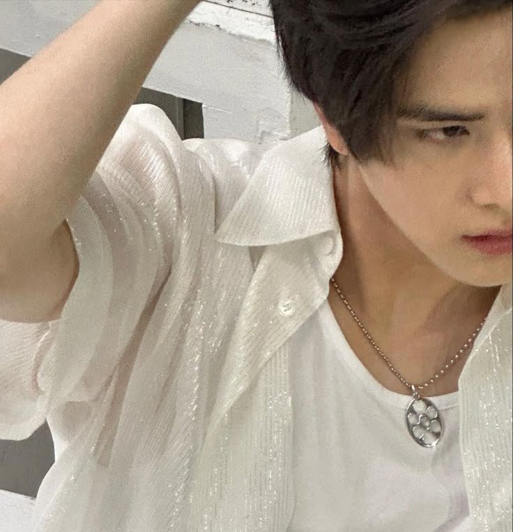 selfsadbotage's tweet photo. ㅤ
ㅤ
ㅤwhere sorrow finds 𝒄𝒐𝒍𝒐𝒓 and 𝒎𝒖𝒔𝒆𝒔 lose their names.
ㅤ
ㅤ── . https://t.co/g7HnqoYPnD
ㅤ
ㅤ https://t.co/SPEuSyjjYx