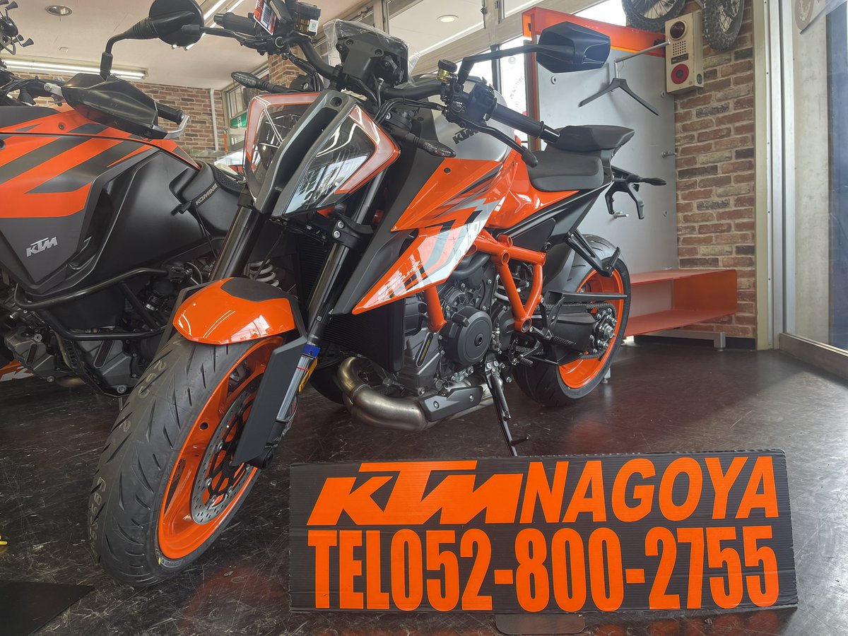 mfd_nagoya's tweet photo. こんにちは♪KTM名古屋です。
MFD決算セールが始まりました！

1290 SUPER DUKE  R EVO 2023モデル
中古車がラスト1台になりました。
メーカー保証もしっかり残ってて安心🙌
一度は乗ってみたいKTMブラックシップモデルであるスーパーデューク‼️
オーナーになってみませんか？ https://t.co/w2dA7HjBgq