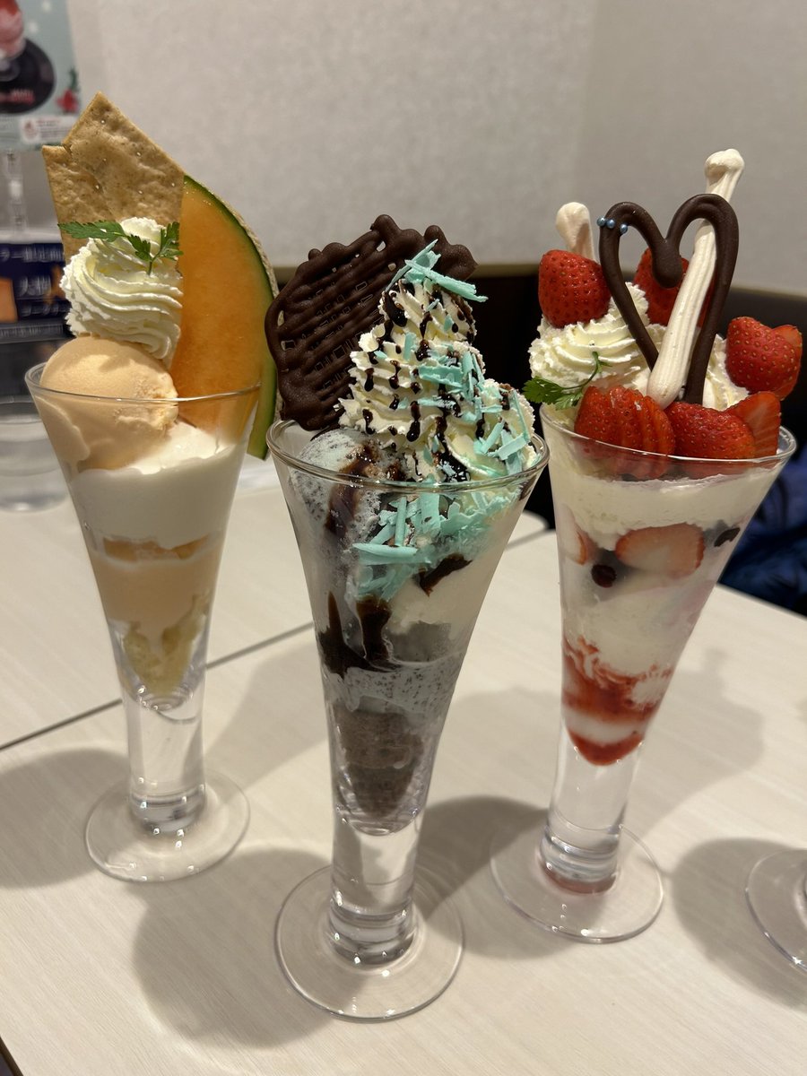 aykshd's tweet photo. @RyuseiRotan 中央卸売市場行ったら楽しいかも！！！（海鮮）
あとは雪印パーラーは行くべきなのと、夜パフェとか？🤔（夜パフェへしょっぱ系の謎味とかもあるから人によるかも？）
小樽行くならルタオのカフェ良かったよー！あとガラス細工体験おもしろかった！ https://t.co/MoIAtpPLlH