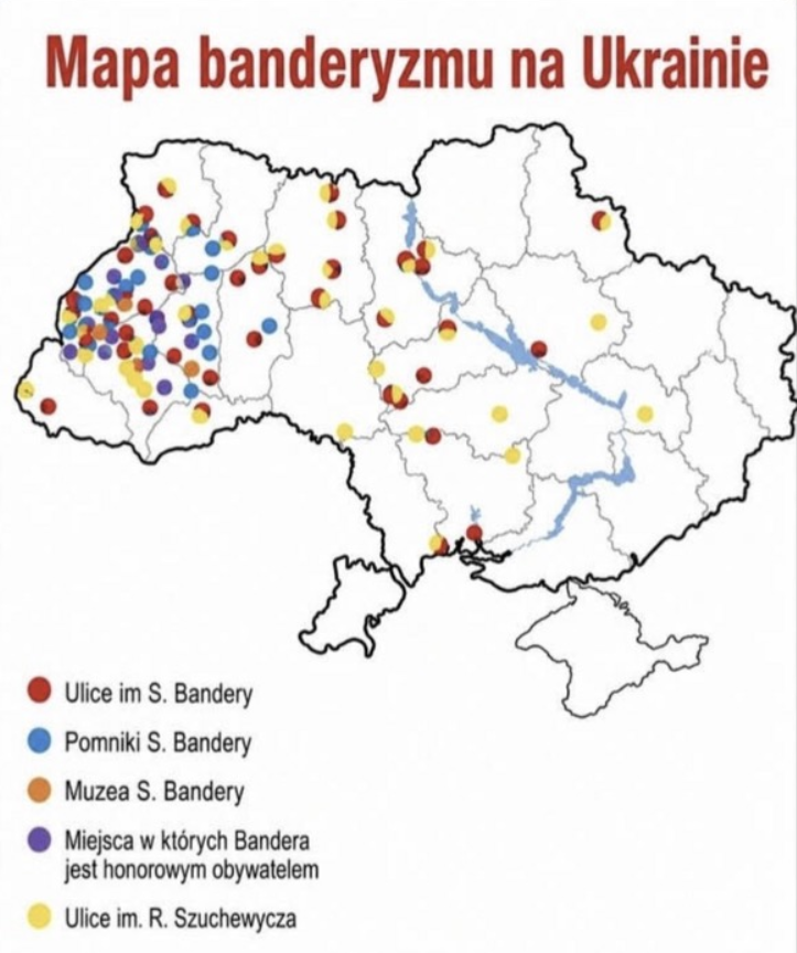PUsiadek's tweet photo. Na Ukrainie Bandera i Szuchewycz to nie margines. To setki ulic, pomników i stadionów. Ideologia banderowska weszła do mainstreamu❗

Kilka przykładów, które mówią wszystko:

W Tarnopolu stadion imienia Romana Szuchewycza — dowódcy UPA odpowiedzialnego za rzeź wołyńską — mieści się przy ulicy Stepana Bandery. Dojechać można ulicą Dywizji Waffen-SS "Galizien.

We Lwowie ulica Bohaterów UPA wpada w ulicę Bandery — nieopodal wielkiego pomnika Bandery. W pobliżu jeszcze ulice Szuchewycza i Konowalca, twórcy OUN. Cała dzielnica zbudowana wokół ludzi odpowiedzialnych za ludobójstwo Polaków.

W Kijowie w 2016 roku rada miasta przegłosowała przemianowanie jednego prospektu na Prospekt Bandery. Za głosowało 87 ze 97 radnych. Nikt nie był przeciw. Prospekt Watutina zmieniono na Prospekt Szuchewycza.

W Iziumie po wyzwoleniu spod rosyjskiej okupacji jednymi z pierwszych nowych nazw ulic były ulica Bandery i ulica Szuchewycza.

W ogólnokrajowym plebiscycie na "najwybitniejszych Ukraińców wszech czasów" Bandera zajął piąte miejsce.

Mapa z grafiki nie oddaje w pełni skali problemu. Skala upamiętnień idzie w setki — pomniki, popiersia, tablice, ulice, place w niemal każdym obwodzie zachodniej i centralnej Ukrainy. Według ukraińskiego portalu Slovidilo w 2022 roku było na Ukrainie aż 500 ulic, skwerów i prospektów im. Stepana Bandery. To nie jest oddolna działalność garstki ekstremistów. To decyzje rad miejskich, władz obwodowych i samego prezydenta.

A z drugiej strony — ponad 4300 miejscowości, w których UPA dokonało ataku na polską ludność. To szacunki IPN. Zdecydowana większość ofiar nie ma nawet białego krzyża w polu…