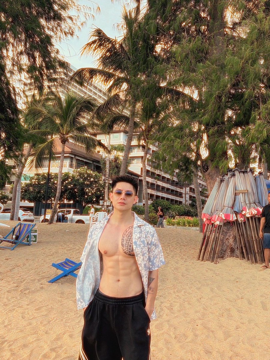 Fafamassage69's tweet photo. ดื่มน้ำมะพร้าวไหมครับ ☺️

Line : https://t.co/6pY7qPyxqF
Facebook : https://t.co/QoxN1QRRso…
Tikkok : https://t.co/61wSCJ0fzA…

#spa #spaman #Massage #Fafamassage https://t.co/PS3OjHMw9e