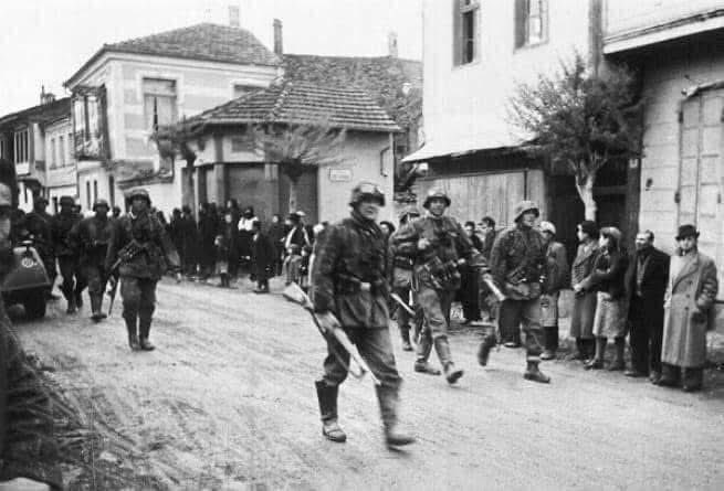 jimmellas's tweet photo. Let us not forget that it was only 82 years since the massacre at Distomo when Germans went door to door and massacred 218 Greek civilians. They bayoneted babies, stabbed pregnant women and beheaded the village priest during a brutal two-hour killing spree!
#Distomo #Greece #Germany