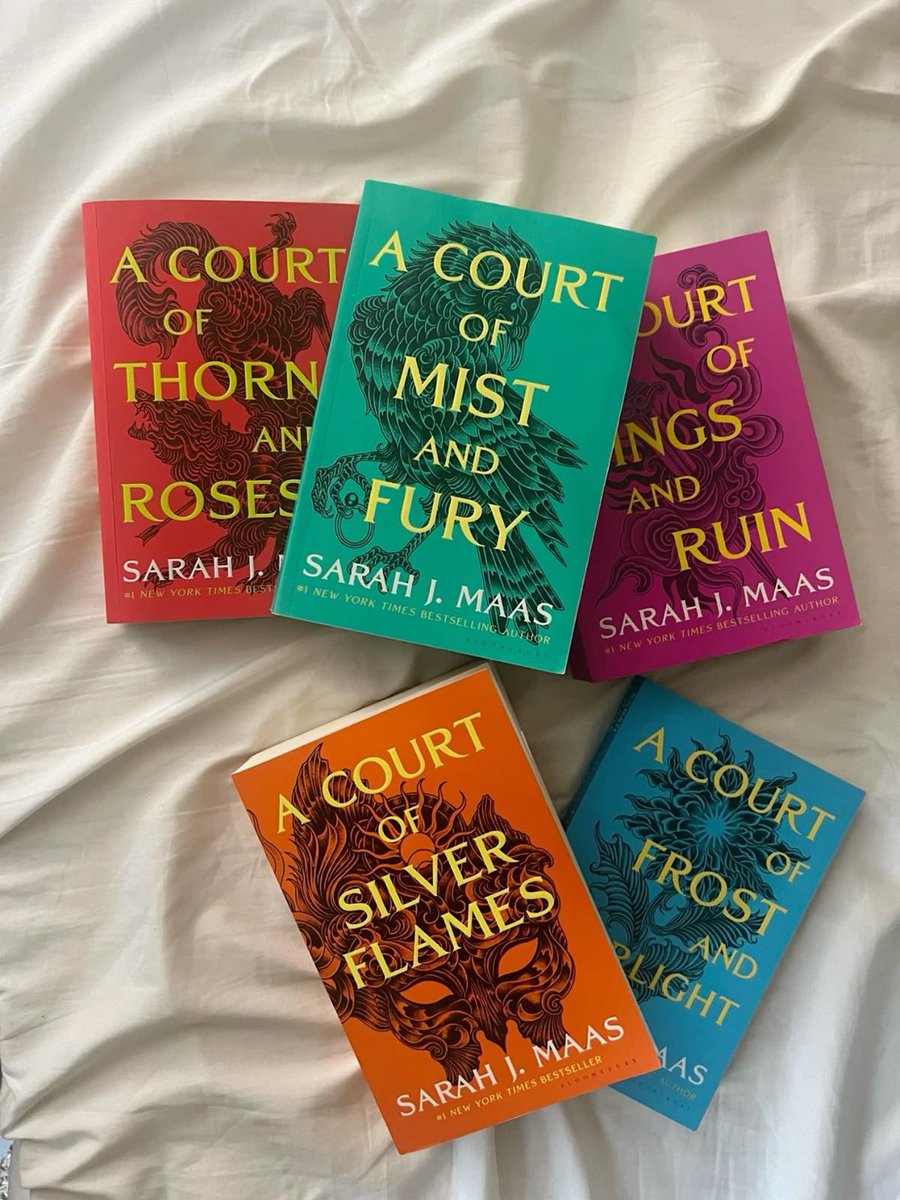 tumtummiee's tweet photo. series i won’t read till ive been lowered into the earth in a sparkly pink box 

if acotar has no haters then my wish came true https://t.co/Ucy6DFM4sO