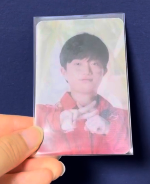 klmpre's tweet photo. (˵ •̀ ᴗ - ˵ ) ✧ ดีลเกาไม่พร้อมส่ง 

✩ Keria BD Lenti Photocard
✩ 450 thb 

✩ รับบัตรเครดิต +3.5%
✩ ราคายังไม่รวมส่งกลับไทย เก็บ 2 รอบค่ะ 

 สั่งซื้อ-สอบถาม DM ได้เลยค่ะ✨
#konlaminpre #ตลาดนัดT1 #ตลาดนัดlck https://t.co/Lw5tvA8BMu