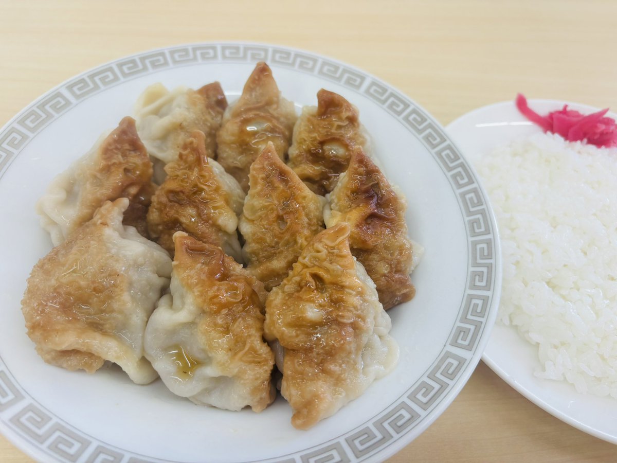 ssset8888's tweet photo. めっちゃ並ぶけどまじで沼津に立ち寄ったら食べて欲しい！中央亭最高だよ、ありがとう😊 https://t.co/RKrhCPn6d7