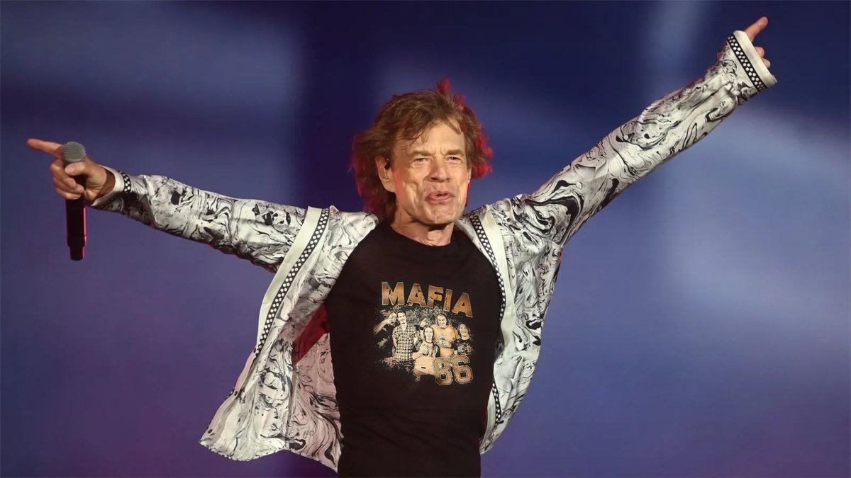themafiarocks's tweet photo. And he insisted on paying full price for his Mafia t shirt too!  ...What a top fella that Jagger bloke is! 🤣 🤣 https://t.co/0Ih35vqMmV